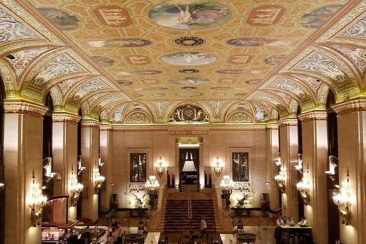 Chicago Loop Walking Tour: Architecture, Art and Insider Stories photo 4