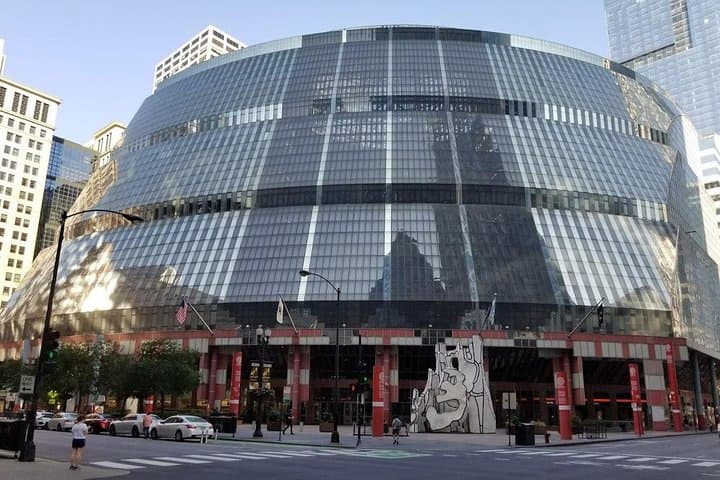 Chicago Loop Walking Tour: Architecture, Art and Insider Stories photo 5