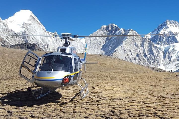 Breakfast at the Top: Everest Helicopter Tour to Kala Patthar & Everest View Hotel photo 4
