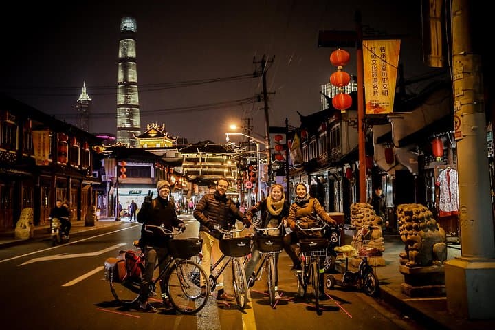 Shanghai Night Bike Tour: Old Town to the Bund on Vintage Bikes photo 3