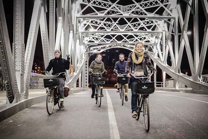 Shanghai Night Bike Tour: Old Town to the Bund on Vintage Bikes photo 4