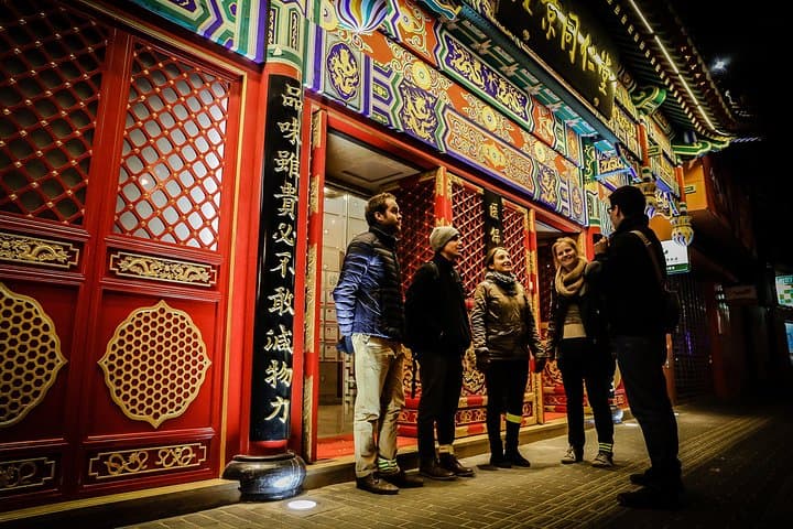 Shanghai Night Bike Tour: Old Town to the Bund on Vintage Bikes photo 5