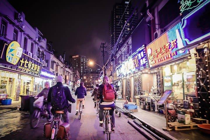 Shanghai Night Bike Tour: Old Town to the Bund on Vintage Bikes photo 6