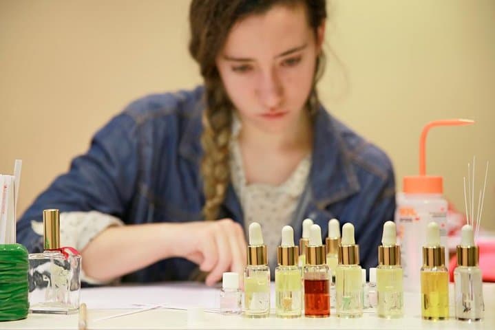 Create Your Own Perfume in Paris: Hands-On Workshop with a Master Nose photo 4