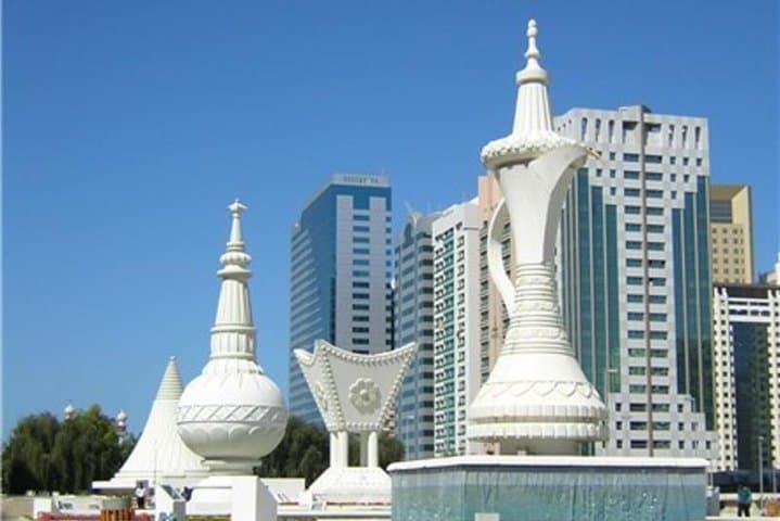 Abu Dhabi Day Tour and Dubai Marina Dhow Dinner Cruise — Culture, Corniche & Moonlit Sailing photo 1
