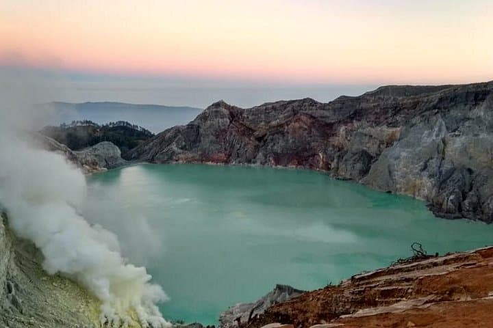 Ijen Crater Blue Fire Trek: Sunrise, Sulfur Miners & Turquoise Lake