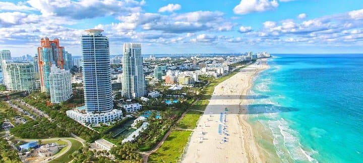 South Beach Private Tour & Biscayne Bay Yacht Cruise — Art Deco to Millionaire’s Row