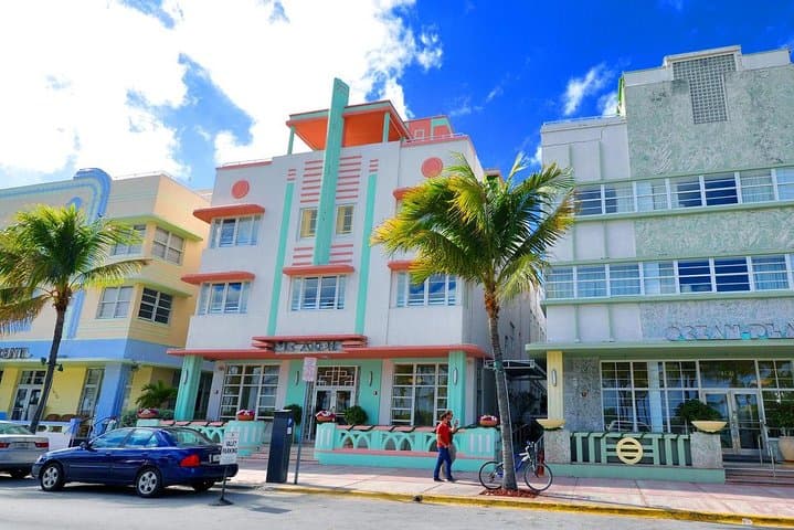 South Beach Private Tour & Biscayne Bay Yacht Cruise — Art Deco to Millionaire’s Row photo 2