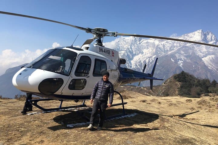 Private Everest Helicopter Tour: Kala Patthar Landing & Gokyo Views photo 3