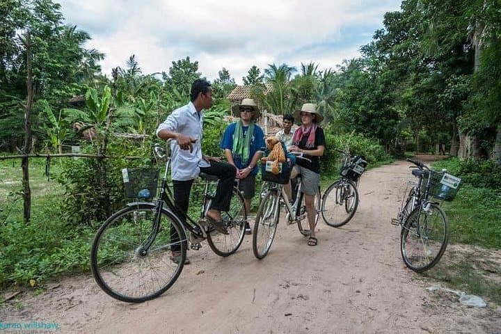 Siem Reap Cycling to Banteay Ampil: Full-Day Remote Temple & Village Tour
