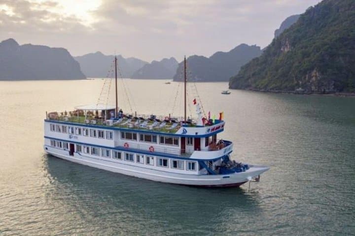 Halong Bay Overnight Cruise: 2-Day Luxury Lan Ha Bay & Cat Ba Experience