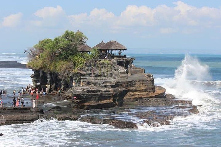 Ocean Walker and Tanah Lot Sea Temple Tour from Seminyak photo 6