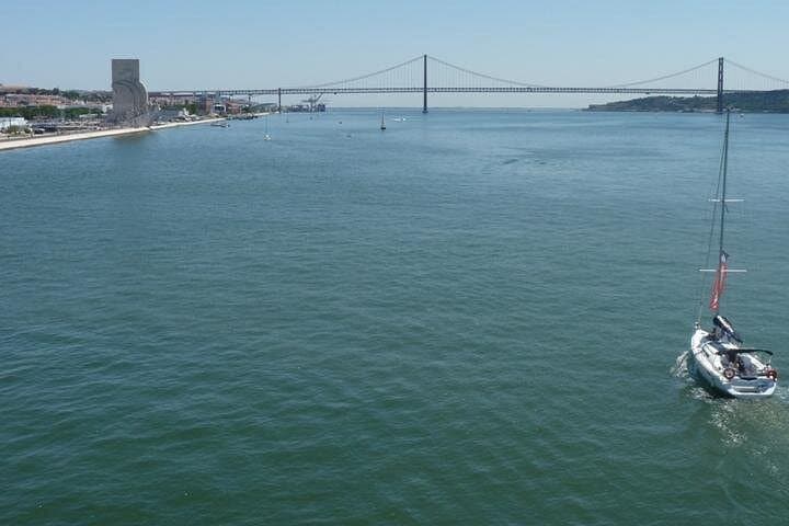 Morning Sailing Tour on the Tagus River — Lisbon Yacht Cruise & Sights photo 2