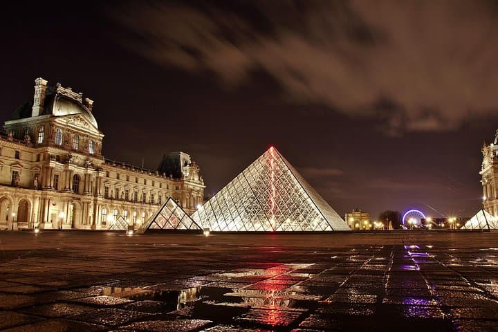 Paris Night Tour: Private Magic City Lights & Local Vibes photo 3