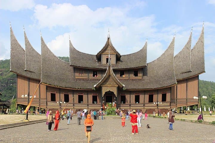 Full-Day Private Jakarta Tour: TMII, Monas, Istiqlal & Batik Shopping photo 1