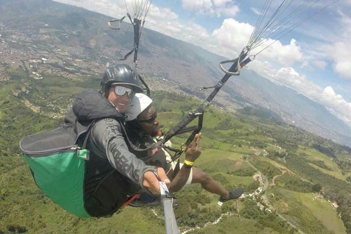Paragliding Near Medellín: Tandem Flights Over Antioquia’s Valleys photo 1
