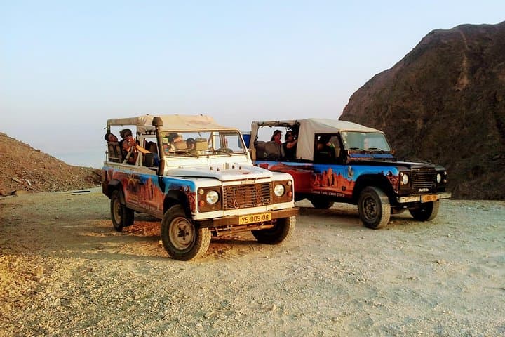 Sunset Jeep Tour in the Eilat Mountains: Four-Country Panorama & Bedouin Bonfire
