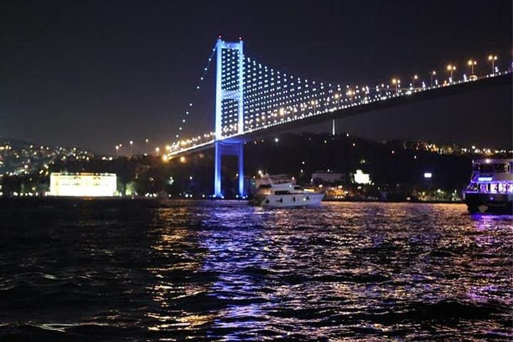 Bosphorus Dinner Cruise: Sunset Views, Live Turkish Night Show, and Unlimited Drinks photo 2