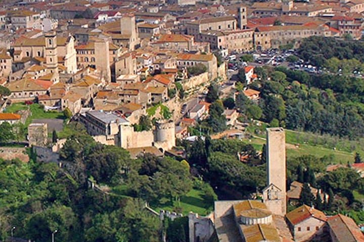Tarquinia and Tuscania Day Tour from Civitavecchia: Etruscan Tombs & Medieval Churches
