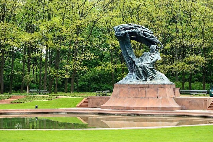 Private Lazienki Park and POLIN Museum Tour — Warsaw Park Stroll & Jewish History