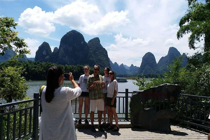3-Day Private Luxury Guilin Highlights Tour — Li River Cruise to Yangshuo photo 2