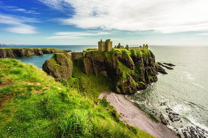 Dunnottar Castle and Royal Deeside Day Tour from Aberdeen