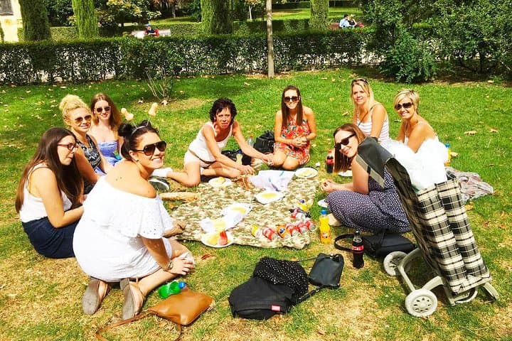 Madrid Picnic Experience: Games, Snacks & Park Tour from Puerta del Sol