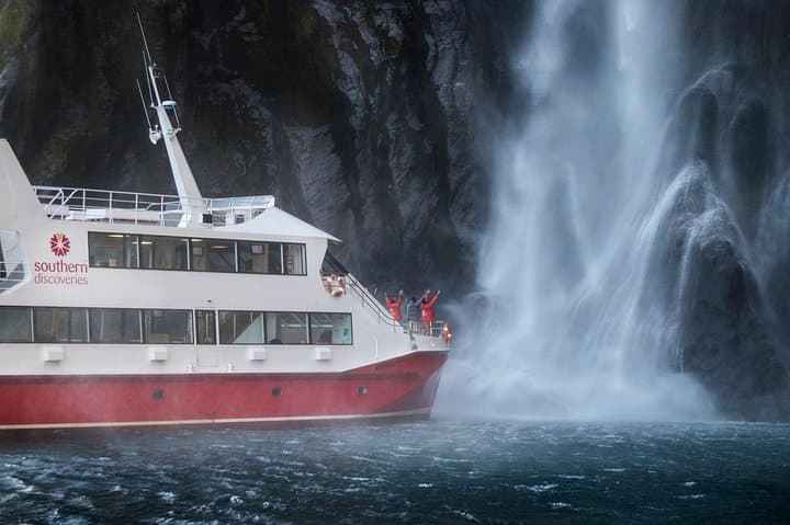 Milford Sound Coach & Cruise from Queenstown — Panoramic Day Trip to Piopiotahi photo 4