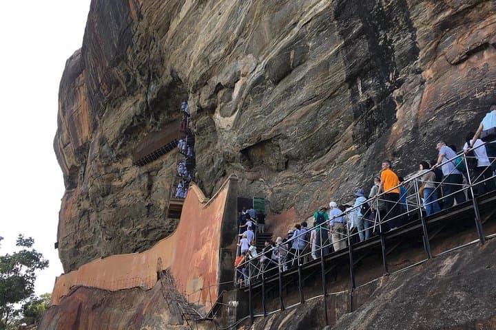 Day Tour to Sigiriya and Dambulla from Colombo — Sigiriya Lion Rock & Dambulla Cave Temple photo 4
