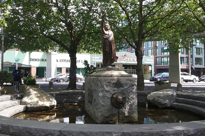 Private Seattle Highlights Tour — Space Needle, Pike Place & Ballard Locks (4 Hours) photo 5