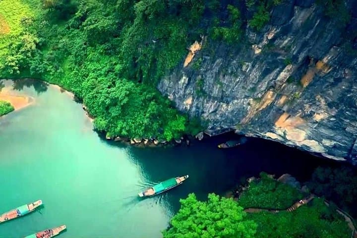 Inside Paradise Cave: Full-Day Phong Nha Cave Adventure from Dong Hoi