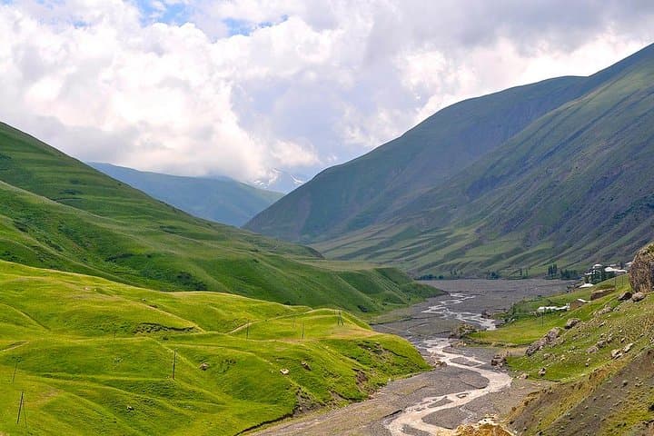 Khinalig Off‑Road Tour: High‑Altitude Village Drive from Quba