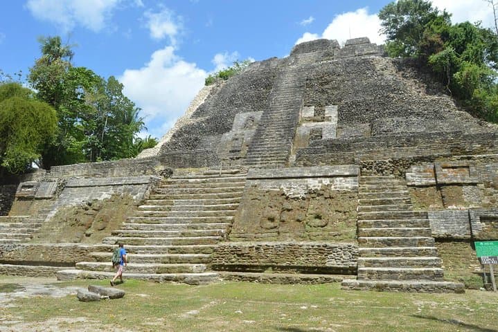 Lamanai Temples & New River Cruise: Howler Monkeys, Maya Ruins and Birding photo 4