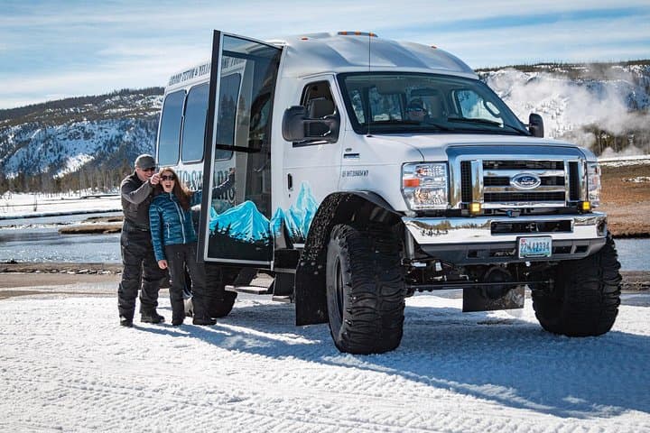Yellowstone Snowcoach Tour from Jackson Hole: See Old Faithful in Winter