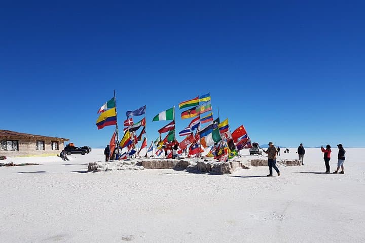 3-Day Salar de Uyuni Tour: Salt Flats, Geysers & Andean Lagoons photo 4