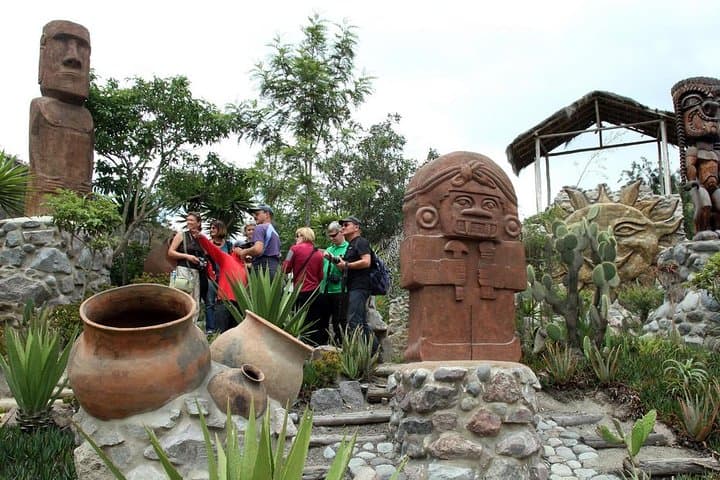 Full-Day Quito Equator Line & Hummingbird Garden Private Tour photo 3