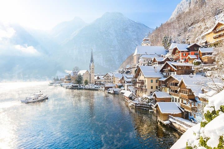 Christmas Day Trip to Hallstatt from Vienna — Small-Group Alpine Lakes & Markets photo 1