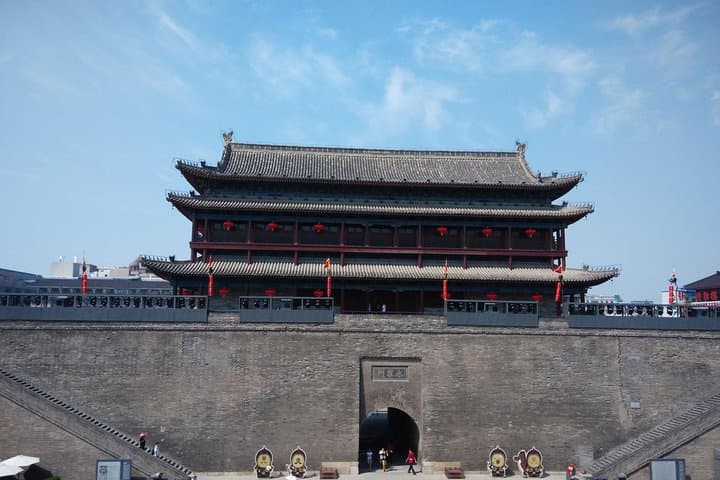 Xi'an City Wall Bike Tour and Calligraphy Class — 4-Hour Half-Day Experience photo 4