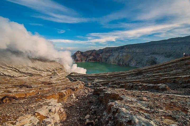 Ijen Blue Fire & Sunrise Trek: Midnight Blue Flames & Sulfur Miner Watch photo 3
