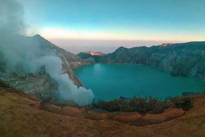 Ijen Blue Fire & Sunrise Trek: Midnight Blue Flames & Sulfur Miner Watch photo 4