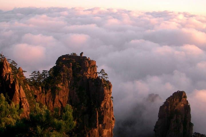 Huangshan Mountain Private Day Tour with Round-Trip Cable Car photo 2