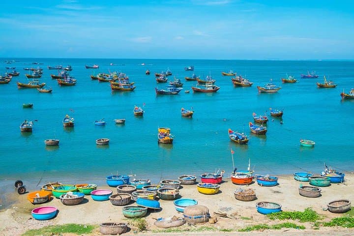 Mui Ne Sunset Day Tour from Ho Chi Minh City — Red & White Dunes Experience photo 2