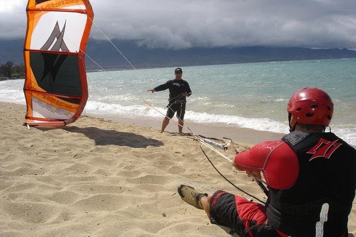 Kiteboarding Lessons at Kanaha Beach: 2.5-Hour Private Session in Kahului