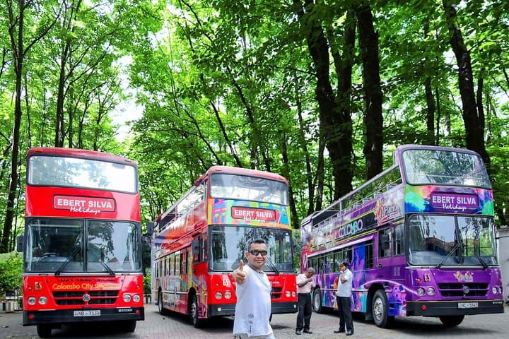 Colombo at Night: Open-Top Evening City Tour & Beira Lake Sunset