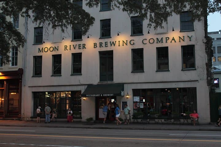 Spooky Savannah Haunted Pub Crawl: Ghost Stories, Bars & Historic District Walk photo 2