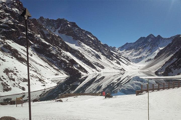 Portillo & Laguna del Inca: Aconcagua Valley Wineries Day Tour from Santiago