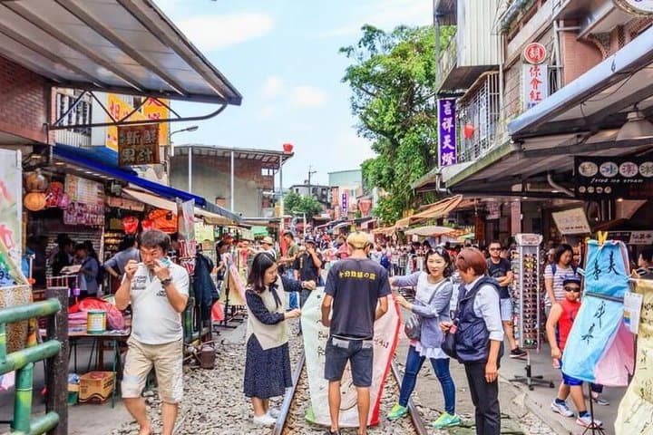 Taipei Like a Local: Private Personalized 3‑Hour City Kickstart photo 2