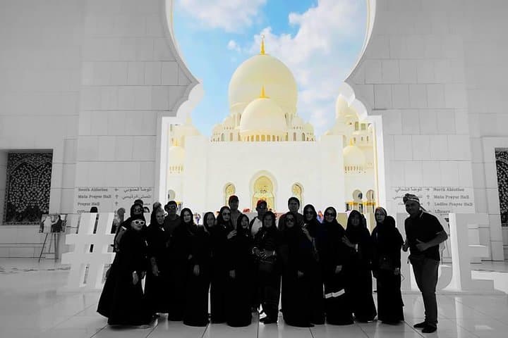 Private Abu Dhabi Day Tour from Dubai: Grand Mosque, Louvre & Corniche Highlights photo 4