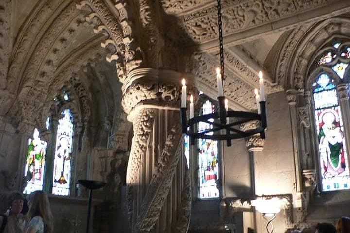 Edinburgh Shore Excursion: Castle, Arthur's Seat & Rosslyn Chapel Private Minivan Tour photo 2