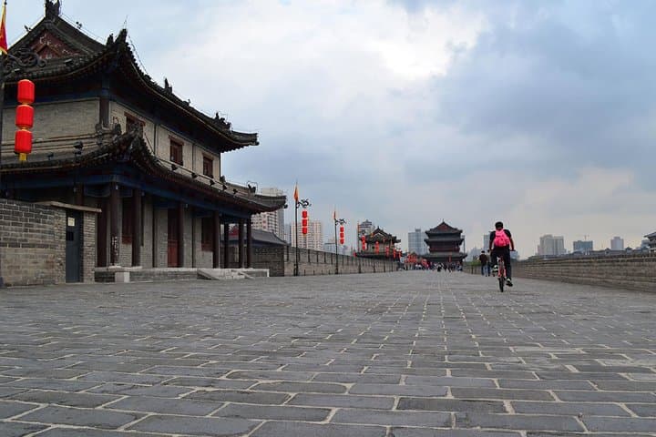Xi'an City Wall Bike Tour and Calligraphy Class — 4-Hour Half-Day Experience photo 3